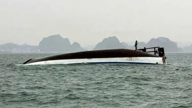 Naufragio de un barco turístico deja más de 30 muertos en Vietnam: rescatistas continúan la búsqueda de sobrevivientes