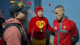 ¡Insólito! "El Chapulín Colorado" captura delincuentes en Perú