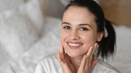 Receta natural y milagrosa para una piel siempre joven: solo tienes que agregar este popular producto de cocina a las cáscaras de huevo