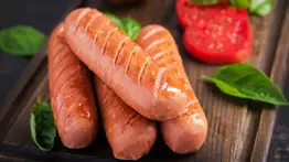 ¡No las consumas! Retiran famosa marca de salchichas de pollo en Massachusetts por contaminación con plástico