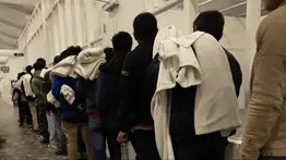 “Voy a pedir mi deportación, no aguanto aquí un día más”: inmigrante revela las precarias condiciones de vida en un centro de detención de Texas