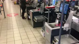 ¿Usas la caja rápida en Texas? Un “error” al pagar puede costarte caro: $10,000 o dos años de prisión 
