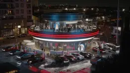 ¡Otro nivel! Elon Musk expande el Tesla Diner de Los Ángeles: ahora incluye comida, recarga rápida y entretenimiento