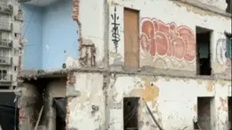 Hallan el cuerpo de dos venezolanos en una construcción abandonada en México: estaban abrazados