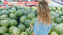 ¡Alerta en el supermercado! Conoce las diferencias entre las manchas blancas y las amarillas de las sandías: lo sentirás en su sabor