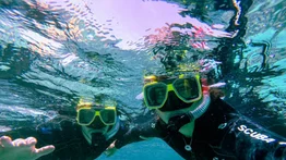 ¡Vacaciones de terror! Texano se lanza al agua para hacer snorkel y el hélice de un barco destroza sus piernas