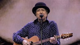 Joaquín Sabina lo cuenta todo: este es el menú secreto del cantautor español para tener vitalidad a sus 76 años en giras interminables