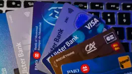 ¡No uses tu tarjeta hasta leer esto! Las mejores opciones de crédito en EEUU: recompensas, viajes VIP y cero intereses