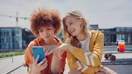 App Tea: la polémica aplicación que ayuda a mujeres a detectar posibles riesgos antes de una cita en EEUU