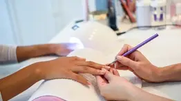 ¡Como actriz de Hollywood! Aprende el secreto de las manicuristas de las estrellas: uñas cortas y elegantes hechas en casa