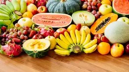 Las tres populares frutas que no te dejarán dormir: parecen muy sanas, pero expertos lanzan alerta sobre su consumo