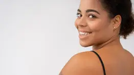 ¡Alerta de la Sociedad Americana contra el Cáncer! Hasta las personas de piel oscura necesitan protector solar: esta es la razón