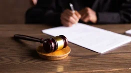Venezolana gana demanda contra su exesposo en por abuso y fraude en EEUU: recibe 14 millones de dólares como compensación