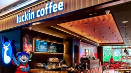 El rival chino de Starbucks ya está en Nueva York: dónde encontrar Luckin Coffee 