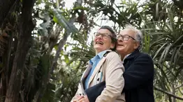 Evita sentirte viejo con tan solo 40 años: estos son los trucos que debes aplicar en tu día a día para alargar tu juventud