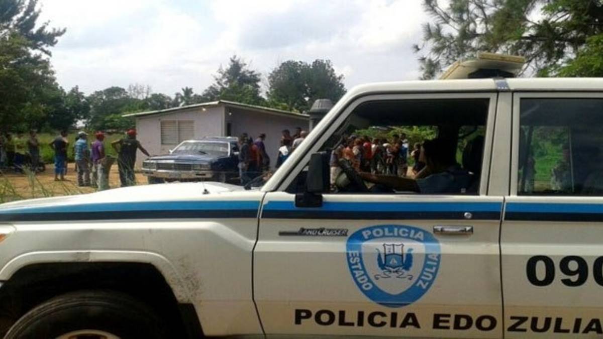 Hombre celoso prende fuego a la casa de su expareja: un adulto mayor y ...