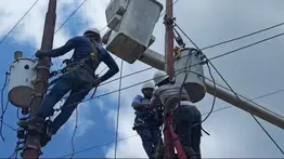 Restablecen servicio eléctrico en Mérida al 100% tras intensas lluvias: sustituyeron postes y transformadores