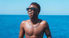 En imágenes: Vinicius Jr. estrena look y lo comparan con Lamine Yamal