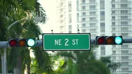 Semáforos de Florida tienen nuevas luces azules: conoce para qué sirven 
