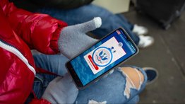 “Nos quitaron el pasaporte”: migrantes quedan atrapados sin poder salir con CBP Home