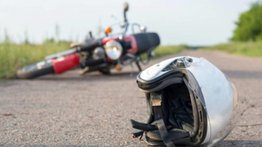 Joven muere tras sufrir una fuerte caída en su moto: estaba a pocas hora de graduarse como bachiller