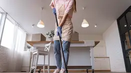 Prepara un potente repelente de insectos que sirve también de ambientador natural para tu casa: solo mezcla vinagre con esta popular fruta