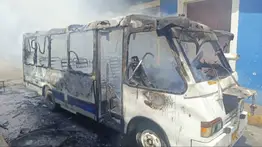 Reportan incendio de una unidad de transporte público este 31 de julio: al menos seis heridos