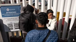 “No me aceptaron para irme”: La desesperación de quienes intentan autodeportarse con CBP Home
