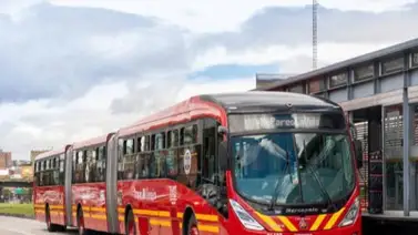 Venezolano es asesinado a puñaladas dentro de un autobús: el homicida huyó de la escena Venezolano es asesinado a puñaladas dentro de un autobús: el homicida huyó de la escena