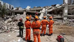 Doble terremoto en Venezuela: primer grupo de rescate internacional finaliza la búsqueda de sobrevivientes en La Guaira
