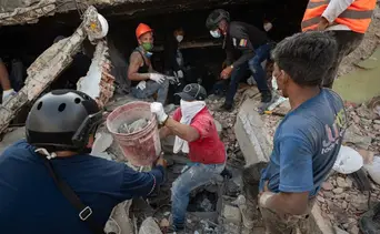 La encontraron con vida tras siete días bajo escombros en La Guaira: así se realizó el milagroso rescate de una joven 