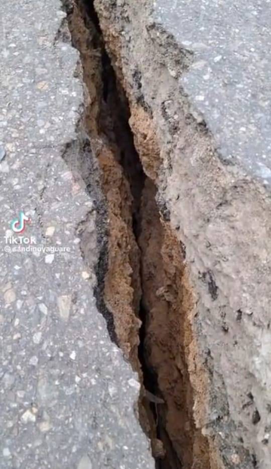 Lo que encontraron en la vía hacia Tucacas después de los sismos dejó sin palabras a todos