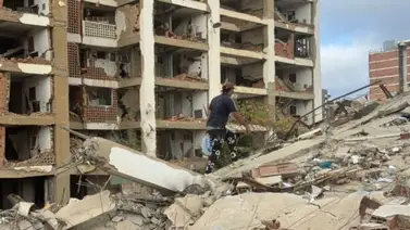 Escucharon ruidos entre los escombros: localizan los cuerpos de cuatro personas en edificio OPP de La Guaira Escucharon ruidos entre los escombros: localizan los cuerpos de cuatro personas en edificio OPP de La Guaira