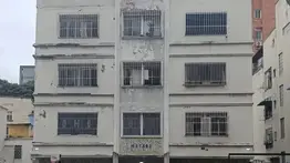 Autoridades clausuran el edificio Meteor en San Bernardino por riesgo de colapso