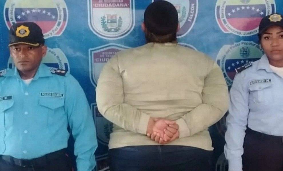 Agredió físicamente a una docente dentro de una institución: detienen a concejala por violento episodio Agredió físicamente a una docente dentro de una institución: detienen a concejala por violento episodio