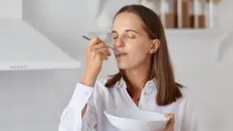 Evita comer entre horas: Estos son los alimentos saciantes ricos en proteína y fibra que debes incluir en la dieta