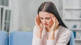 ¡Efectivo y económico! Remedio natural que combate el dolor de cabeza y relaja el sistema nervioso