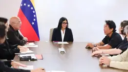 Delcy Rodríguez y Hideki Miyamoto trazan estrategias para la modernización de servicios y vivienda
