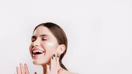 Rejuvenece la piel con esta mascarilla natural: aprende a prepararla a base de café