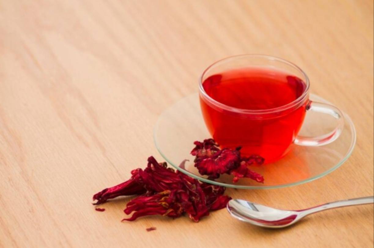 ¡Adiós retención de líquidos! Infusión natural antiinflamatoria: esta es la cantidad que debes tomar al día