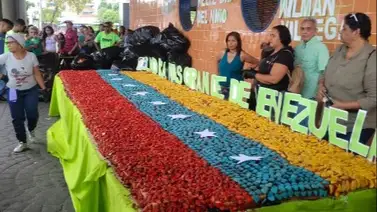 Mide ocho metros: preparan megatorta en Petare para alegrar el Día del Niño Mide ocho metros: preparan megatorta en Petare para alegrar el Día del Niño
