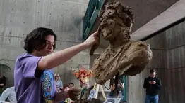En video: ​escultura de Messi creada por Josué Benjamín se transforma en ayuda médica para La Guaira