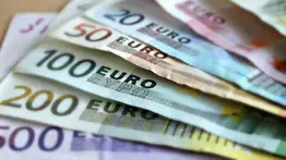 ¡Atención conductores! Ejecutan operativo especial y anuncian multas en euros por este trámite