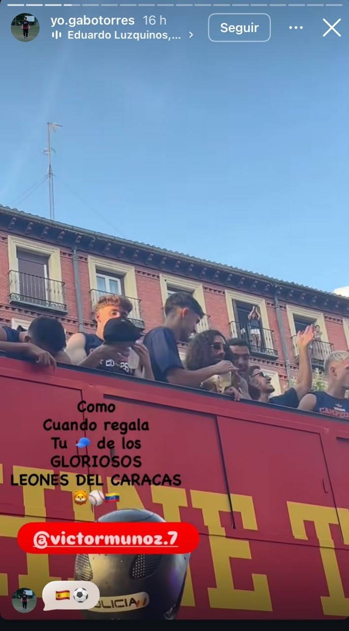 Conoce cómo llegó la gorra de Leones del Caracas a Víctor Muñoz