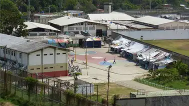 En imágenes: familiares de privados de libertad piden inspección de infraestructura carcelaria tras los sismos En imágenes: familiares de privados de libertad piden inspección de infraestructura carcelaria tras los sismos