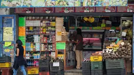 Anuncian plan de financiamiento para reactivar comercios tras los sismos: más de 300 créditos