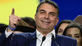 Elecciones presidenciales en Brasil: hijo de Bolsonaro oficializa su postulación presidencial