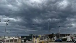 Inameh alerta sobre el paso de la Onda Tropical Nro. 30 este domingo: regiones afectadas por lluvias