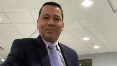 ICE detiene al periodista venezolano Wilmer Solano durante operativo en Miami Beach: esto se sabe ICE detiene al periodista venezolano Wilmer Solano durante operativo en Miami Beach: esto se sabe