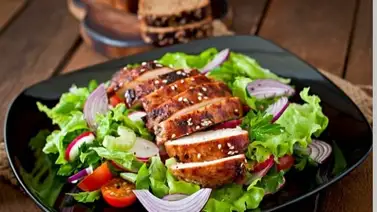 Saciante y saludable ensalada: Opción para perder peso o mantener la figura Saciante y saludable ensalada: Opción para perder peso o mantener la figura